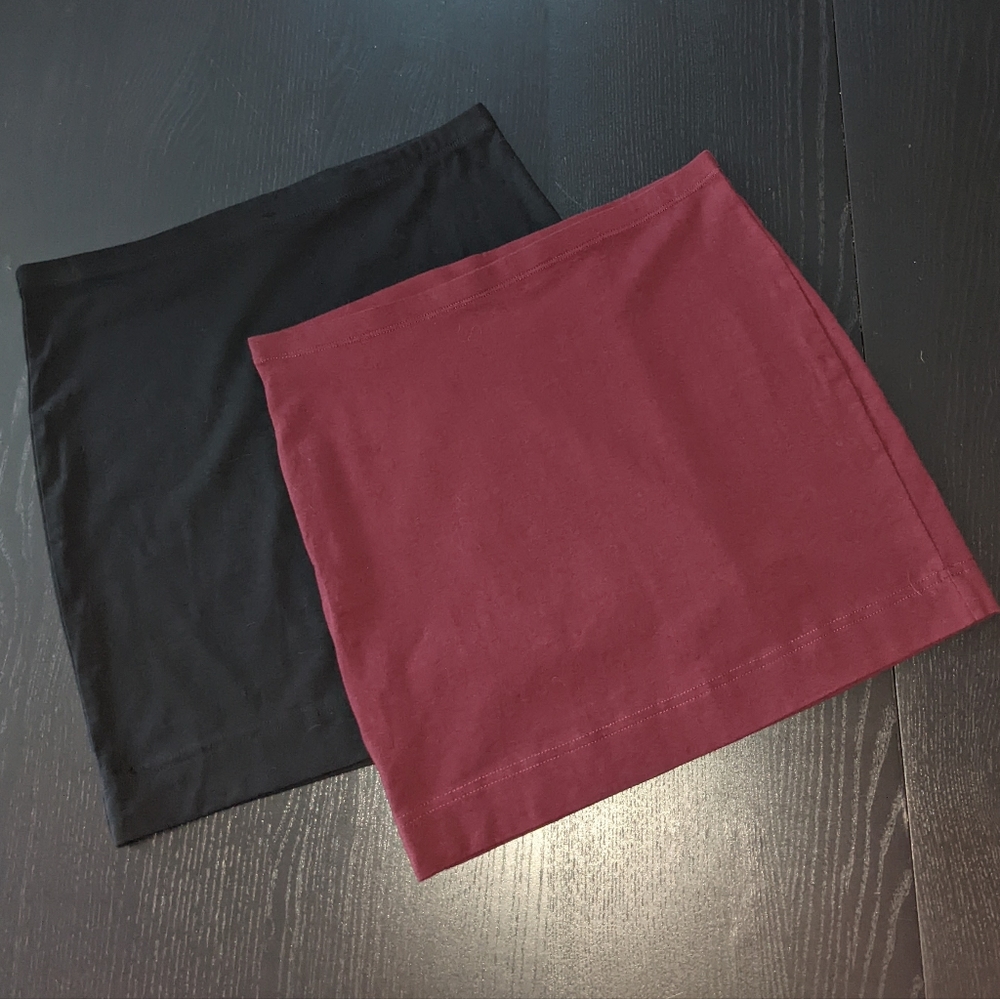 NEW 2 H&M stretch mini skirts black and dark red